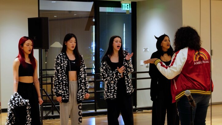 腰を痛め足にヒビも…あまりの激しさにケガ人が続出!超難易度の高い課題曲で緊急事態、HYBE米オーディション