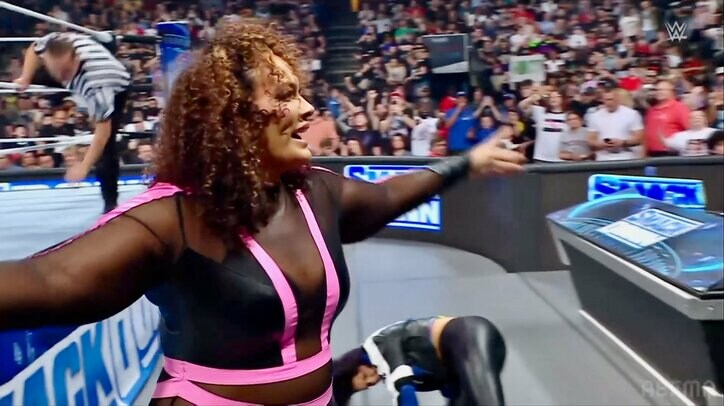 【写真・画像】「セカンドロープに喉が…」24歳元体操女子レスラーの“高速ヒップアタック”に場内どよめき　後頭部襲う一撃で敵は悶絶KO　1枚目