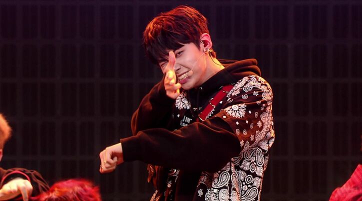 【PRODUCE X 101】キム・ウソク、ステージで大熱唱、そして涙…ポジション評価、怒涛の後半戦