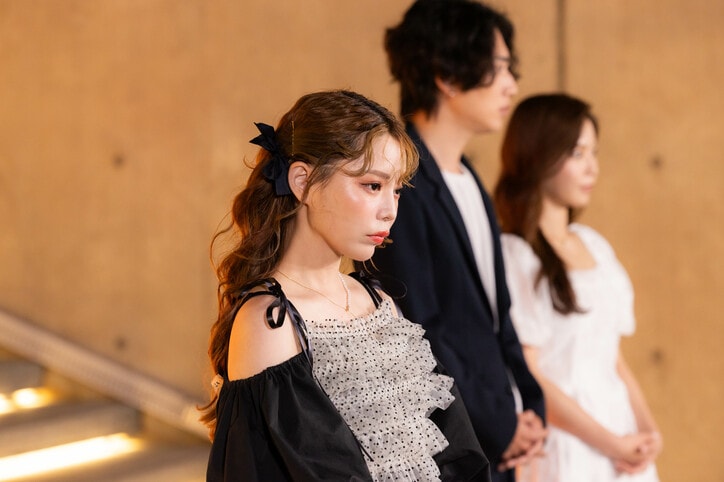 「1年くらい引きずります」親友に好きな人を奪われた32歳美女、苦しい胸の内を告白