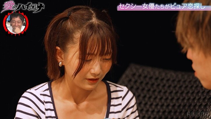 24歳新人セクシー女優、美脚あらわなミニワンピ姿で大学生と密着「汗くさいかもしれん…恥ずかしい」