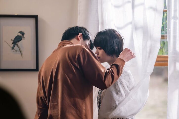 女子大生アシスタントの仕事は“キスシーン”を考えること!憧れの漫画家とのドラマチックなキス『ドラ恋~KIUSS or kiss~』act.3