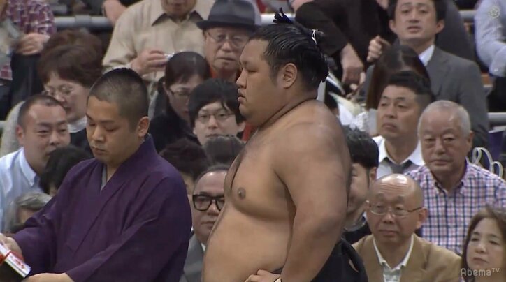 土俵の上ではファンも恐れるコワモテ松鳳山、素顔は優しい2児のパパが5連勝中