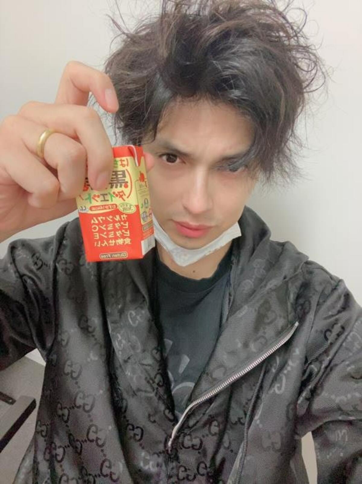 アレク 1年で12kg減量したことを報告 後3キロは年内に痩せたいな 話題 Abema Times