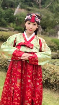 ざわちん『韓服 着たよ！』