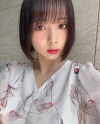 モデル雀士・岡田紗佳が花柄衣装の「まつげぱっちり」ショットを披露！「さすがの美貌」「眼福」と称賛続々