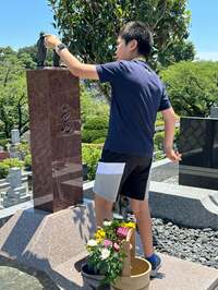 野田聖子『墓参』