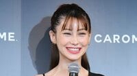 ダレノガレ明美の谷間あらわな美ボディ