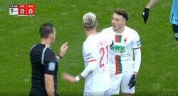 「怒りすぎ！」「分かるけどな…」 審判にブチギレ！納得いかない判定の連発… 同情するレベルの激怒シーン　倒されてPK確信もノーファウル→猛抗議でイエロー