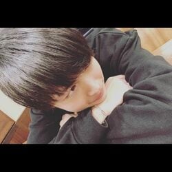 “つな”綱啓永、彼氏感あふれるキュートなオフショットにファン悶絶「はーもーかっこいい」