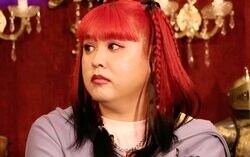 ぺえ、中学時代の元カレを自慢「卒業式で、私の彼のボタンは全部なくなってました」