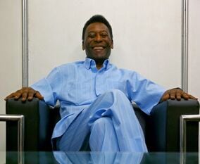 “王様”ペレが号泣する父親と交わした「生涯最も重要な約束」。まさかの“３倍返し”で…