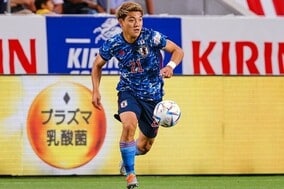 「りっちゃんの好きなイエロー。めっちゃ似合ってる」堂安律の代表合流ショットが反響！「いい笑顔」