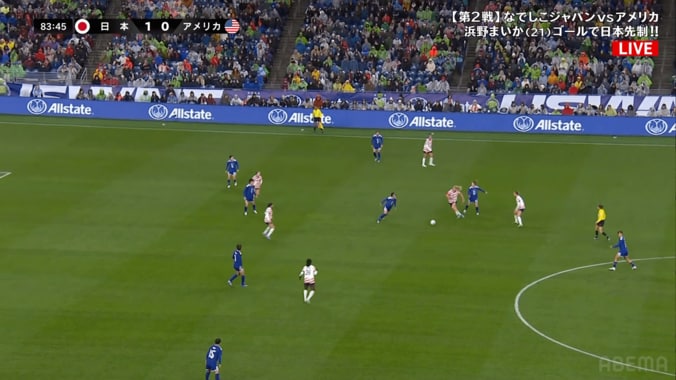 「やっぱ別格」長谷川唯、“アメリカ新旧主将”を相手に極上キープ＆パス！「うますぎ」「安定感が違う」ファン脱帽 4枚目