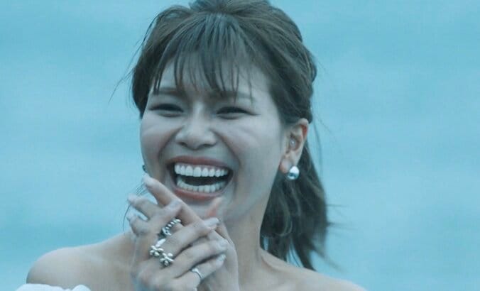 【写真・画像】元あいのり・クロ、韓国人イケメンとキス「これから深く知っていきたい」カップル成立でイチャイチャ　1枚目