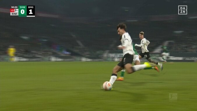 嘘だろ… 町野修斗、90+1分の“痛恨”決定機逸にファン落胆「それ外すか」長田澪の執念“顔面ブロック”に泣く 3枚目