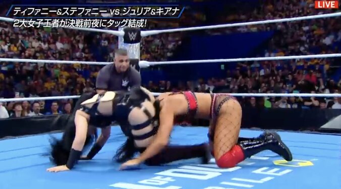 モモとケツで挟んで振り下ろす「デビルズ・キッス」