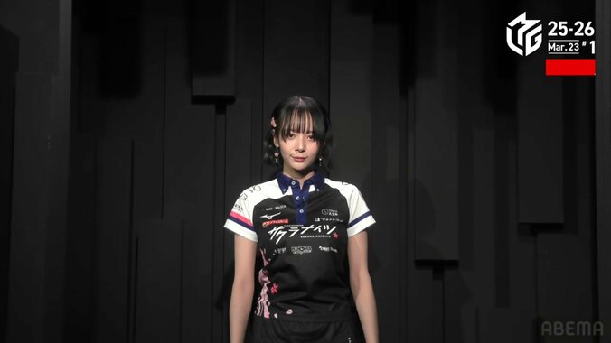 “サクラ姫”岡田紗佳、抜群スタイルのウォーキングシーン