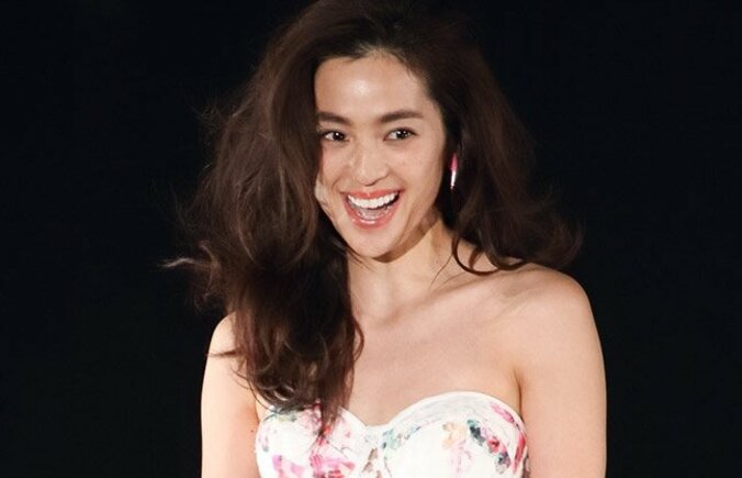 「超絶スタイル抜群」「無駄がない」中村アン、健康的な脚線美に反響 1枚目