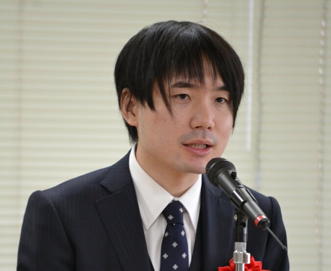 第44回将棋大賞　最優秀棋士賞の佐藤天彦名人「名人でないとできない経験ができた」 1枚目