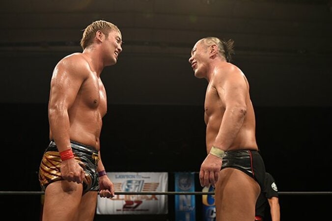 オカダvs鈴木みのる、壮絶な張り手合戦　IWGP、G1などタイトルを超越した凄さ 1枚目