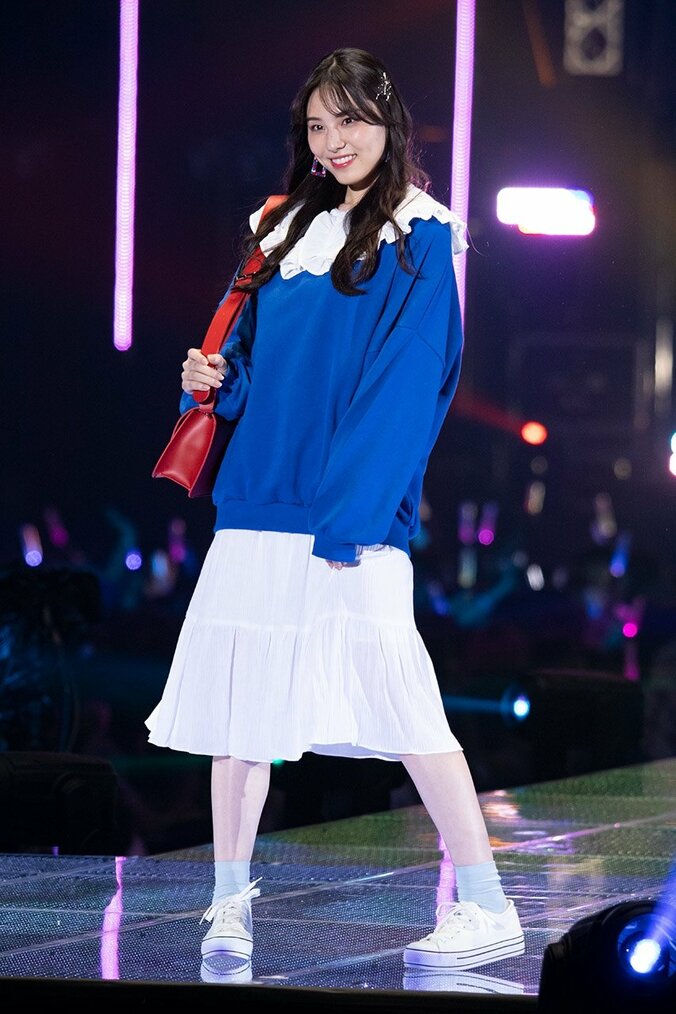 齋藤飛鳥が魅せたステージ先端の甘噛みに大歓声、乃木坂46が『TGC』に登場 15枚目