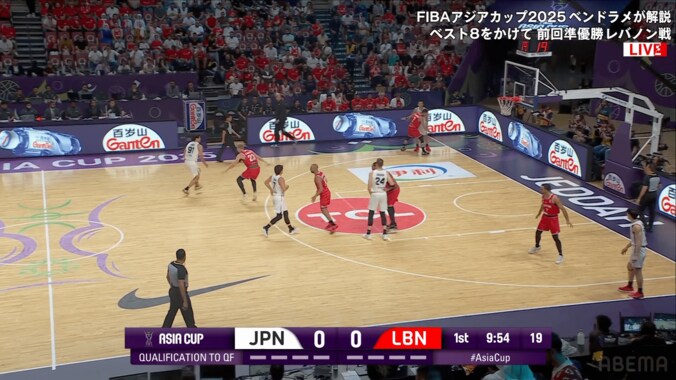 衝撃！ バスケ日本代表エースが“超密着マーク”で消される…「とんでもないディフェンス」「無策は苦しい」富永啓生への“規格外フェイスガード”にSNS騒然 2枚目