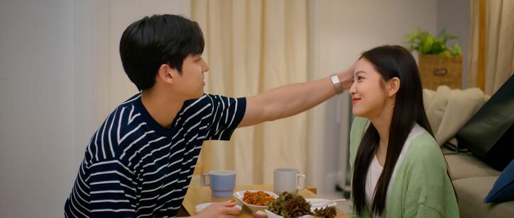 過去に戻る方法を見つけたハリン(Red Velvetイェリ)、ソジュン(PENTAGONホンソク)の真実を探るためもう一度高校時代へ…韓流ドラマ『ブルーバースデー』