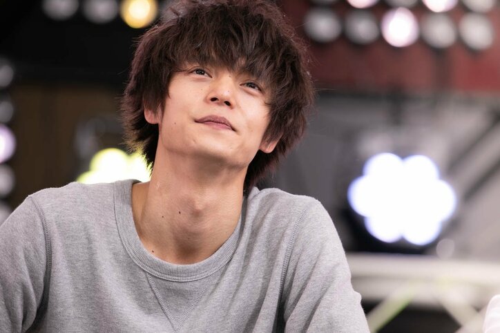 プロ級のヒモ男を演じる窪田正孝「経済力を持つ女性に甘える男性がいても…」