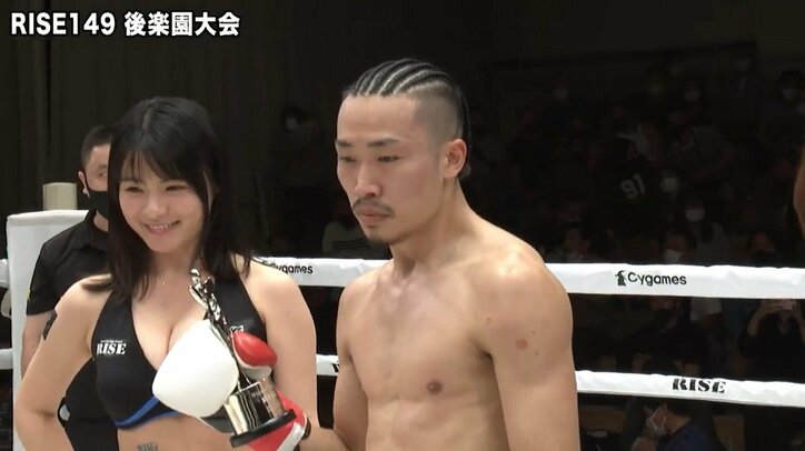 「スローモーションのように倒れていった」衝撃のカウンター決着に実況驚き