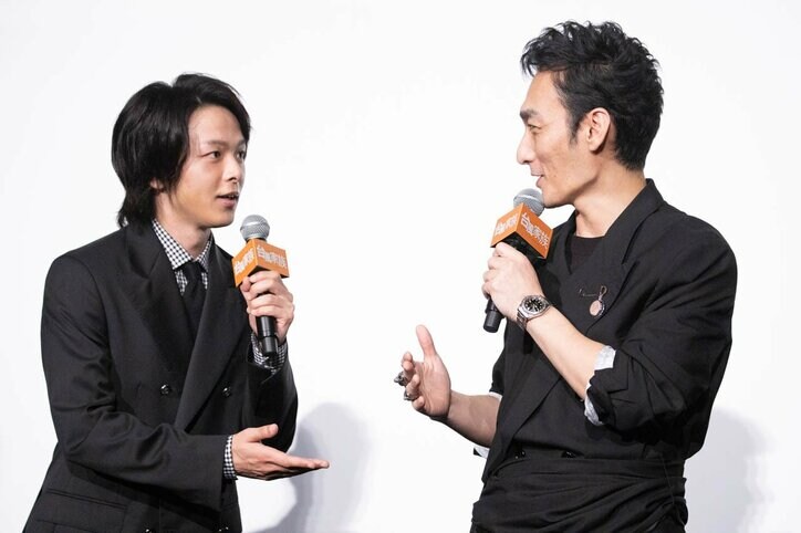 中村倫也、舞台挨拶を仕切る草なぎ剛にツッコミ「今日進行してくださる方？」