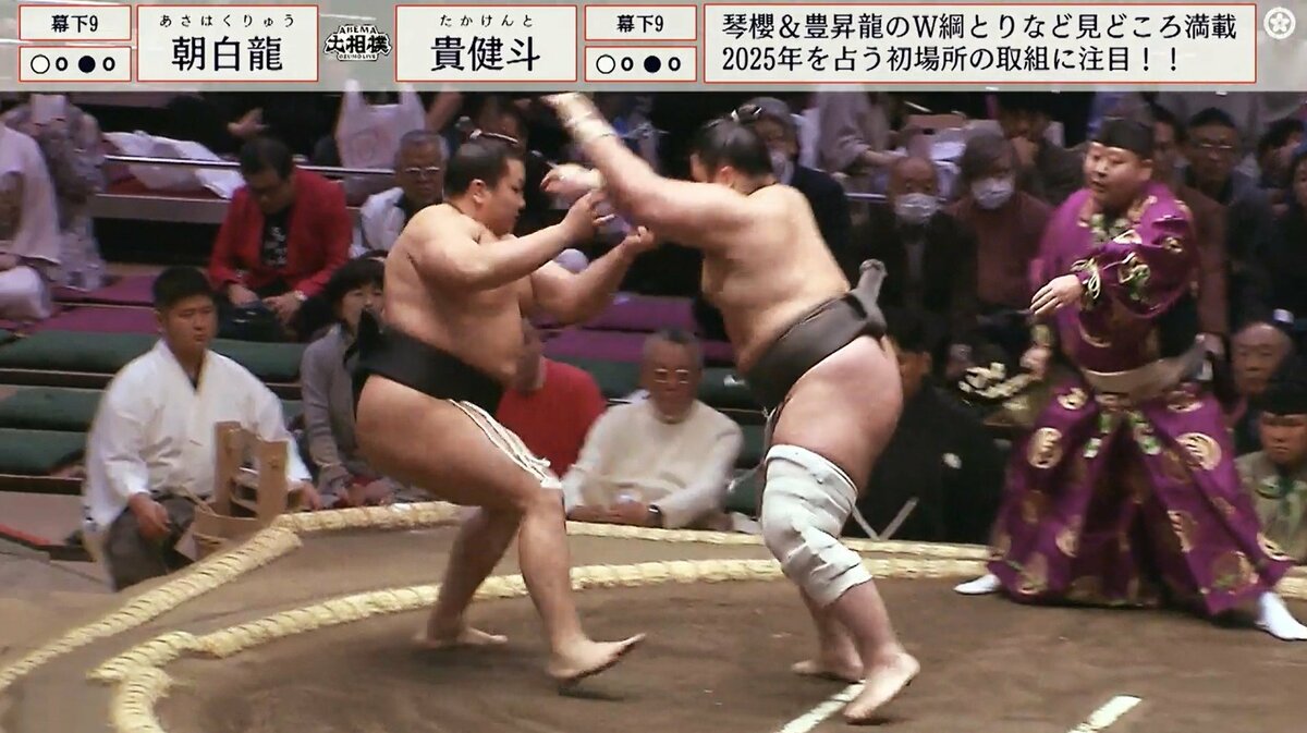 派手につっかけられた力士が土俵下に転落（複数カット） | 大相撲