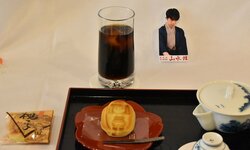 藤井聡太王将、はにたんシリーズ「槻っ子」注文 羽生善治九段は「摂津峡地玉子プリン」／将棋・王将戦七番勝負第2局