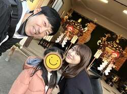  東MAX、妊娠中の妻・安めぐみらと神社で安産祈願「選ばれし108人がひとつひとつ鐘を撞く」 