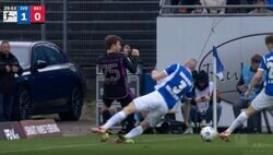 批判殺到！「死ぬだろ…」「退場させろ」 背後からの“殺人タックル”にブチギレた瞬間　悪質プレーにもカードなし！バイエルンFWがもはや審判に嫌われてるレベル