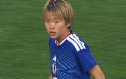 「めちゃくちゃ上手い！」なでしこ浜野まいか、“神トラップ”にファン驚愕「走りながらで凄い」ロングボールをビタ止め