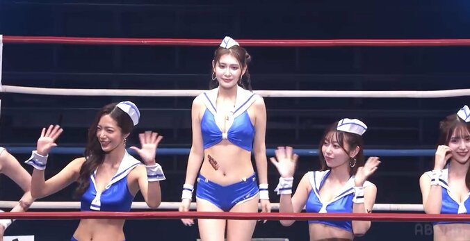 波北かほ（写真中央）