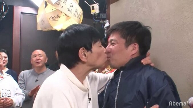 和田アキ子、藤田晋社長とキスで態度豹変!? 二次会の未公開シーンも公開 1枚目