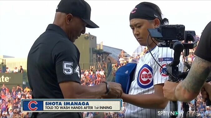 今永昇太に「ハッハッハ」現地実況“笑劇”の珍シーン 「手を洗うように言われた」きょとんとする“様子”を中継がイジる 4枚目