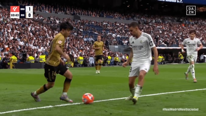 「メッシやん！？」久保建英、“急加速ドリブル”でレアル・マドリードMFをぶち抜く「それ突破するか」「うますぎる」ラ・リーガ最終節で魅せた瞬間 2枚目