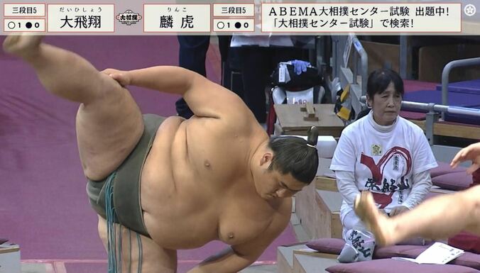 右足も左足も綺麗に上がる大飛翔