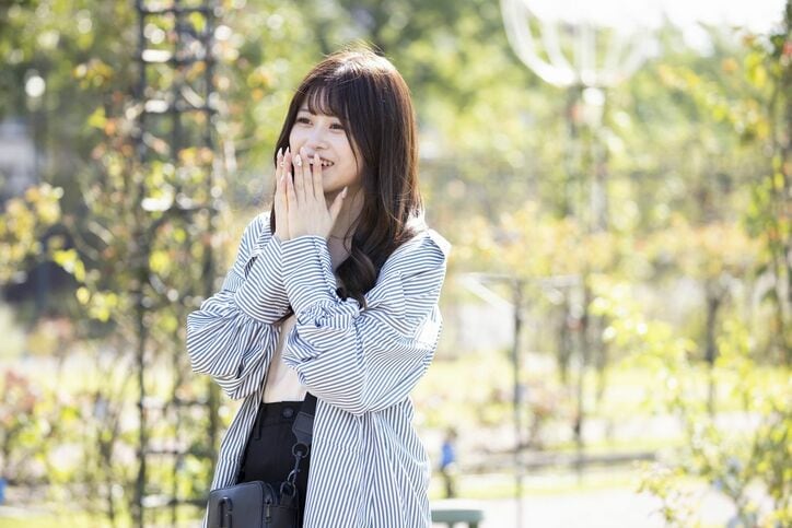 一緒にお風呂も!?つばさ&もえ、無人島で手繋ぎデート&カップル状態に『今日好き』秋桜編第3話