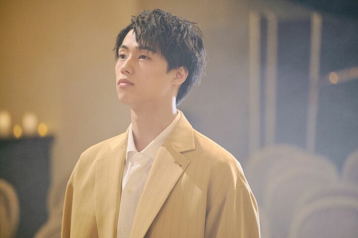 「えっ、どうしよう私…」元=LOVE・齊藤なぎさの“初めての恋”が早くも動き出す?『花束オオカミちゃん』第1話の場面写真が公開