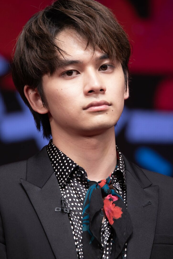 杉野遥亮、やたら高身長な“デカ中学生”役に不安にじませるも英勉監督がフォロー「小学生役もやってるし」 『東京リベンジャーズ』