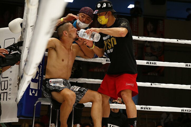 セコンド那須川天心も興奮！ 前口太尊、記憶が飛び、試合後に嘔吐も執念の勝利「吐きました。1リットルくらい…」