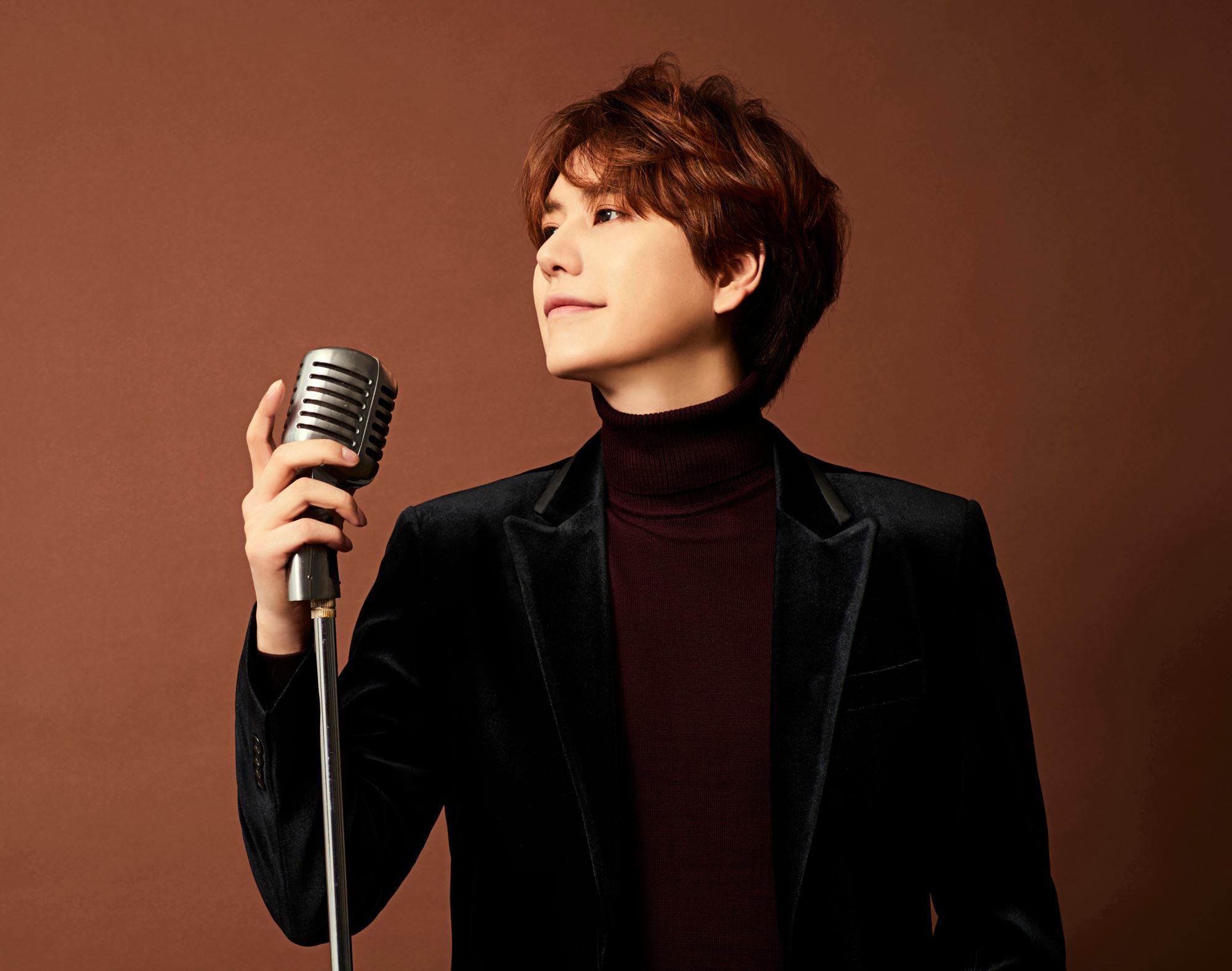 SUPER JUNIOR・キュヒョン、AbemaTV生出演が決定 スタジオでライブ披露 