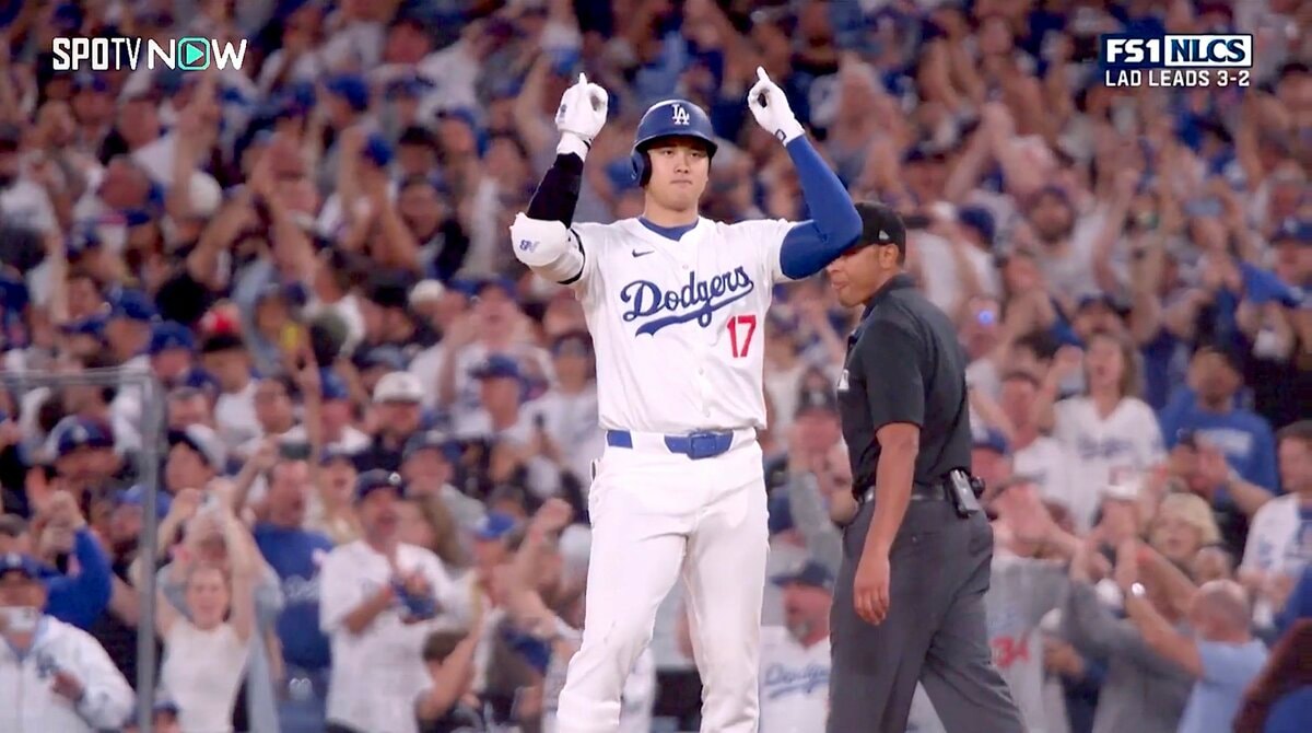 大谷翔平、値千金タイムリーで球場が揺れた！ 青一色の観客席…ド