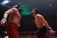 中邑真輔、ムタの顔面に毒霧を逆噴射！ “愛と毒”でムタとの激闘を制して涙腺崩壊「バイバイ、マイアイドル・ムタ…」