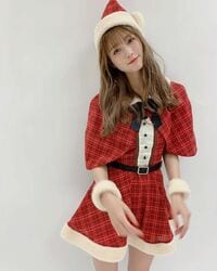 「めるサンタ神様です」「目の保養」「素敵なクリスマスプレゼント」生見愛瑠の“サンタコス”に称賛の声