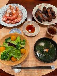 花田虎上『ひな鳥とエビ』